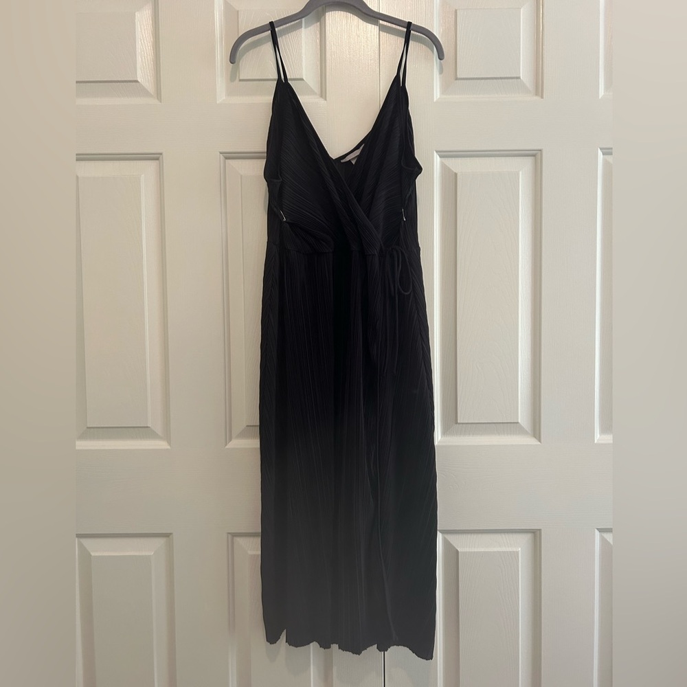 Black pleaded midi dress